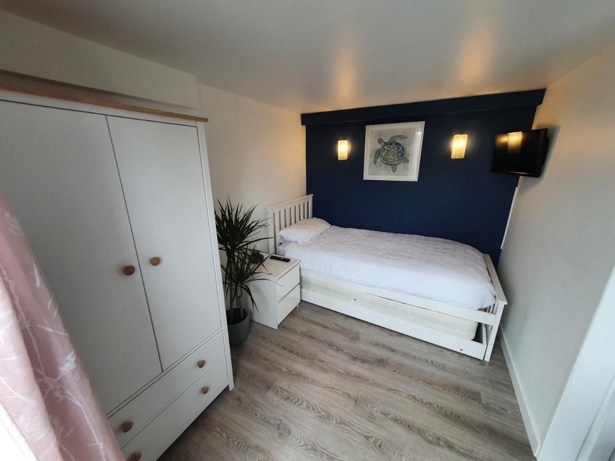 Lovely Private Studio Room With Own Kitchen And Bathroom. Set In The Popular Area Of Shiphay In Torquay And Only A Short Walk From Torbay Hospital 外观 照片