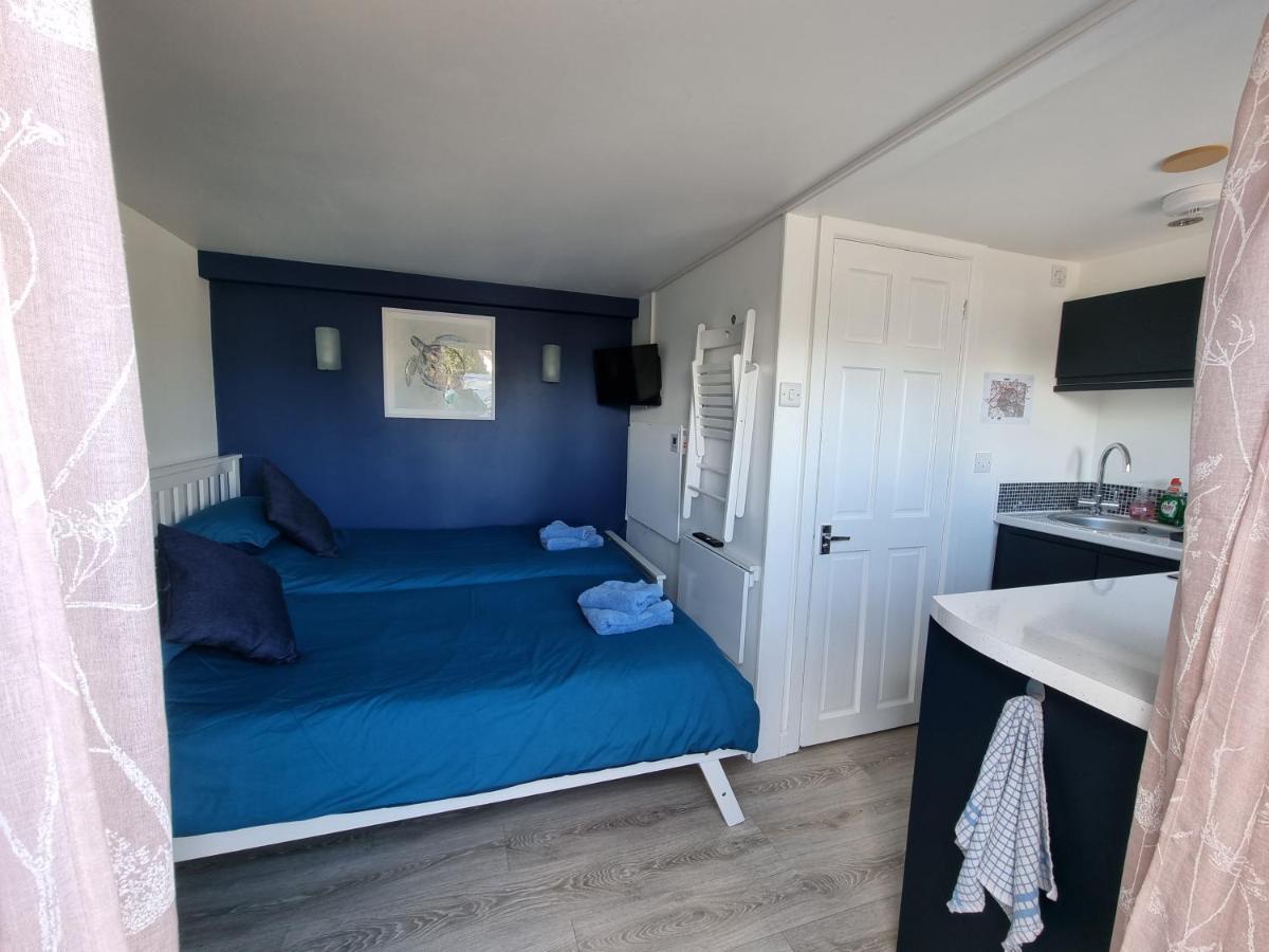 Lovely Private Studio Room With Own Kitchen And Bathroom. Set In The Popular Area Of Shiphay In Torquay And Only A Short Walk From Torbay Hospital 外观 照片